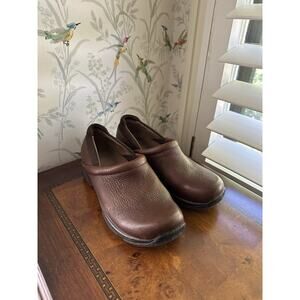 Dansko Pebbled Leather Brown Clogs Slip On Nursing Shoes EU 40/ US 9.5-10